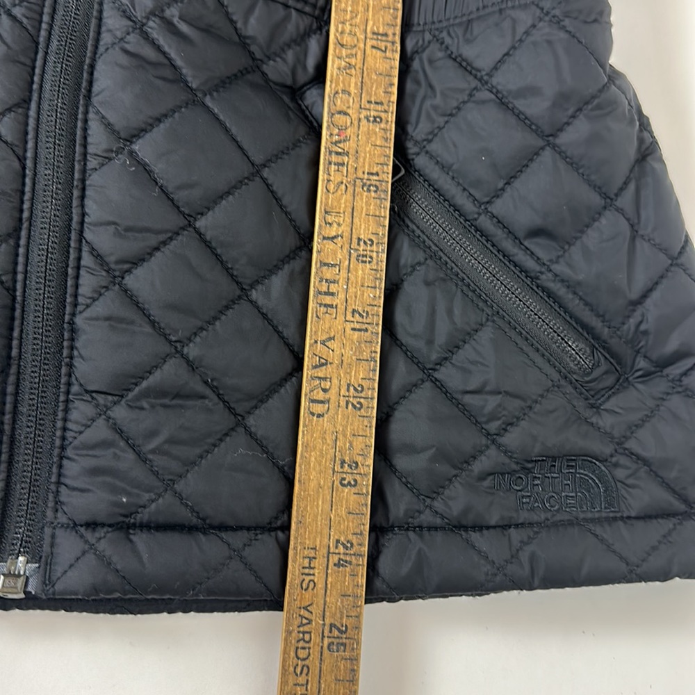 The North Face Womens Insulated Luna Vest Size S Black Quilted Zip Front Pockets - Picture 11 of 16